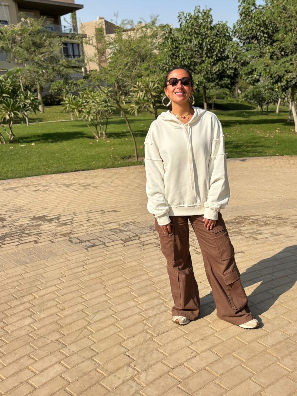 Beige hoodie (one size)