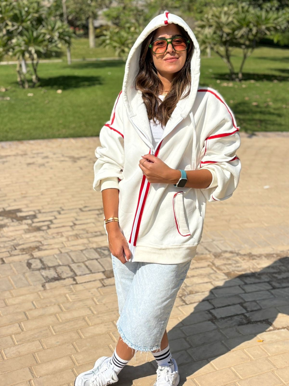 Jacket with red stripes (one size)