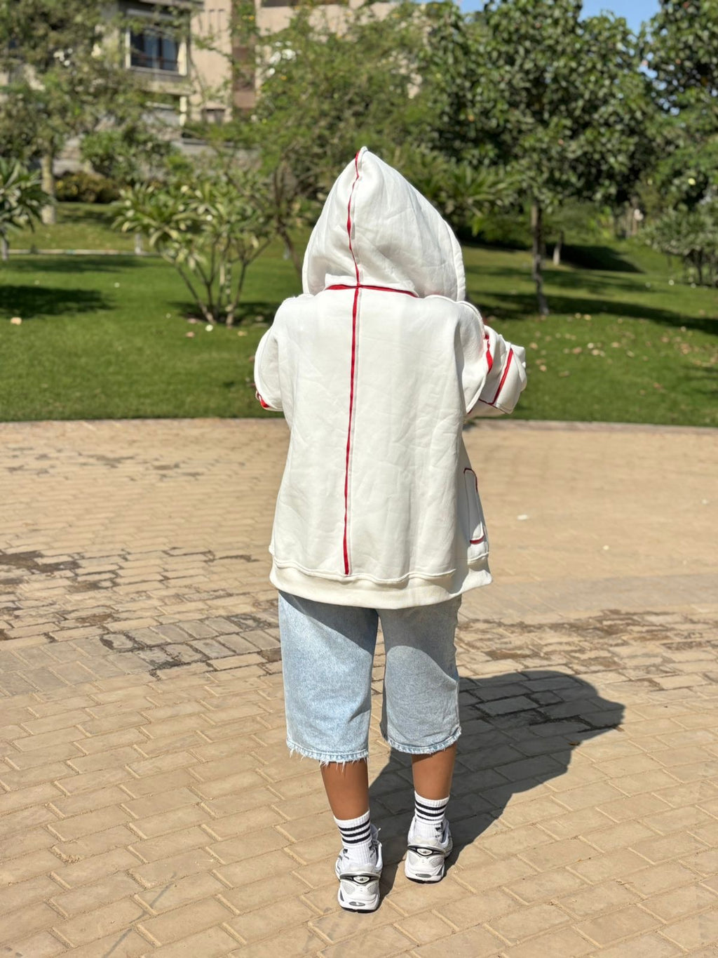 Jacket with red stripes (one size)