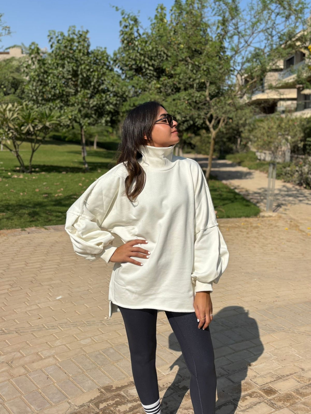 Off white long sweatshirt (one size)