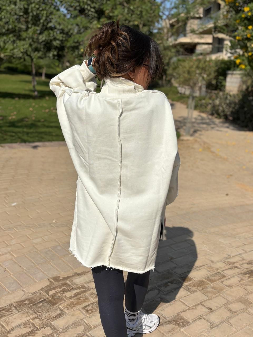 Off white long sweatshirt (one size)