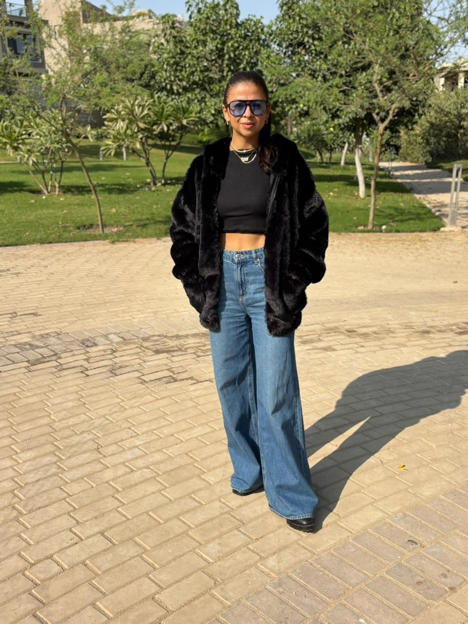 Black fur jacket (one size)